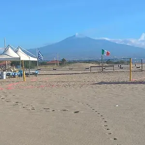 Maryhouse Sea , Aeroporto di Catania Fontana Rossa Italia